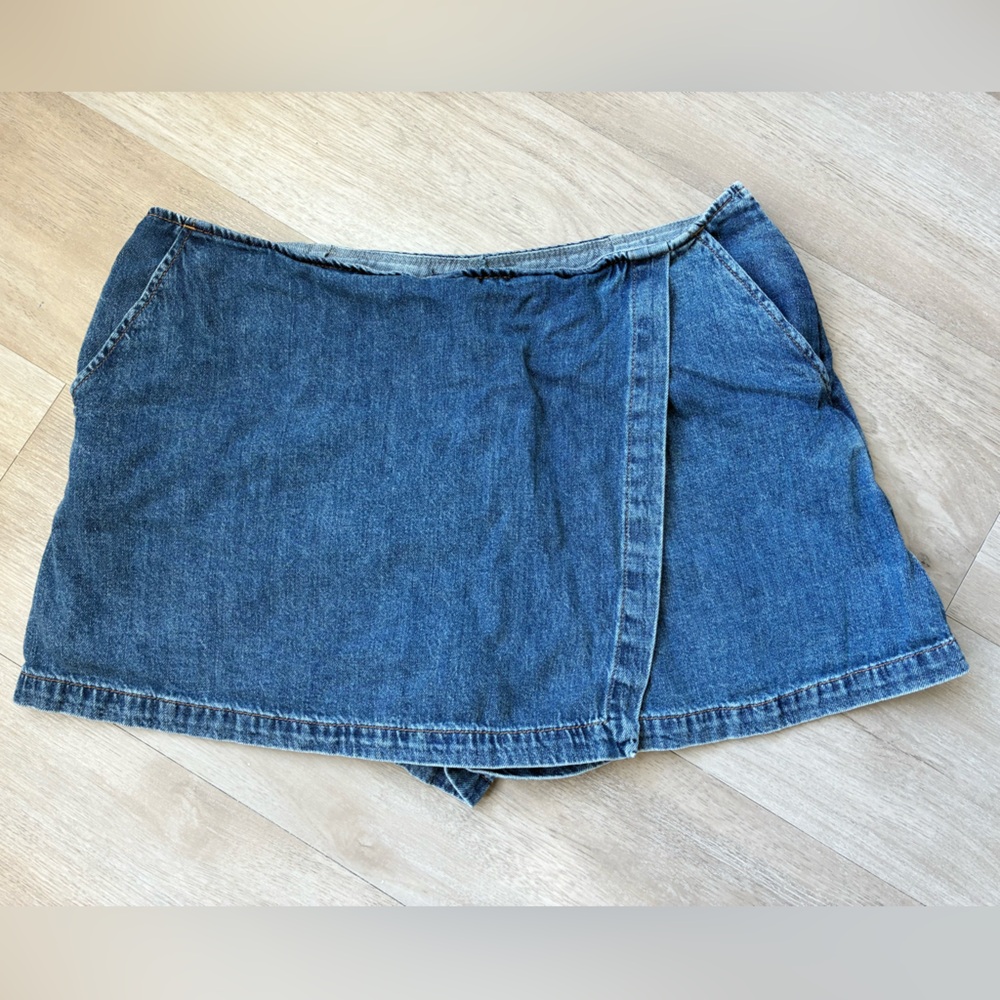 GAP Denim skort size 14